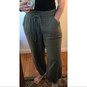 Aerie sage green lightweight lounge joggers. L